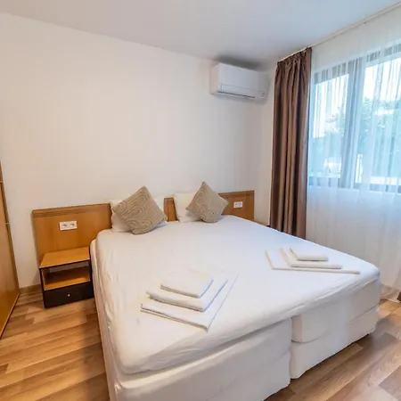 Smokinite Complex - Pool And Bbq Near The